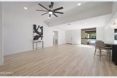 8722 E Devonshire Avenue, Scottsdale, AZ 85251 - Photo 10