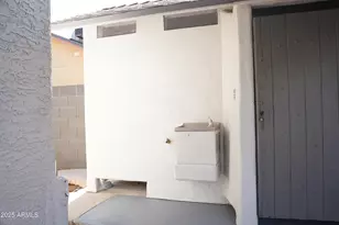 1632 E St Charles Ave, Phoenix, AZ 85042 - Photo 36