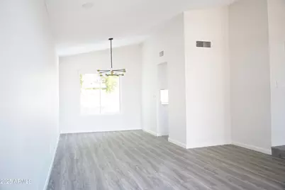 1632 E Saint Charles Avenue, Phoenix, AZ 85042 - Photo 18