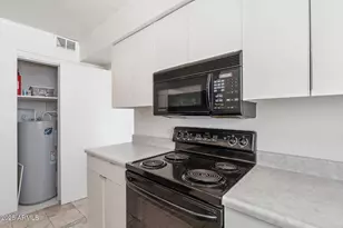 6939 E 3rd St, Scottsdale, AZ 85251 - Photo 18