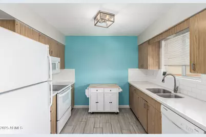 10523 W Coggins Drive, Sun City, AZ 85351 - Photo 12