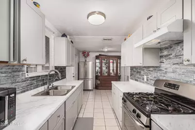 4915 W Montecito Avenue, Phoenix, AZ 85031 - Photo 14