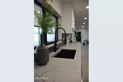 8631 E Thomas Road, Scottsdale, AZ 85251 - Photo 36