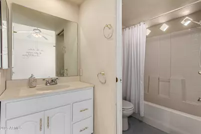 226 E Carol Avenue, Phoenix, AZ 85020 - Photo 24