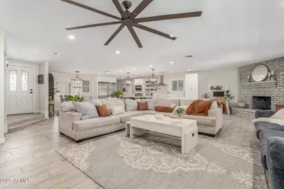 636 E Mesquite Avenue, Gilbert, AZ 85296 - Photo 8