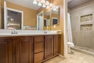 2406 W Sienna Bouquet Pl, Phoenix, AZ 85085 - Photo 32