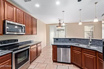 7530 S 31st Way, Phoenix, AZ 85042 - Photo 12