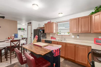 512 W Claessens Drive, Morristown, AZ 85342 - Photo 6
