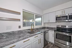 4235 W Aster Dr, Phoenix, AZ 85029 - Photo 6