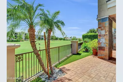 2 Biltmore Estate #115, Phoenix, AZ 85016 - Photo 1