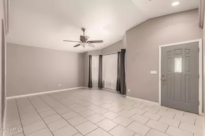 10032 W Devonshire Drive, Arizona City, AZ 85123 - Photo 4