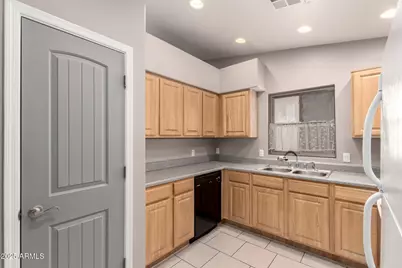 10032 W Devonshire Drive, Arizona City, AZ 85123 - Photo 8