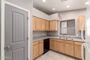 10032 W Devonshire Dr, Arizona City, AZ 85123 - Photo 8