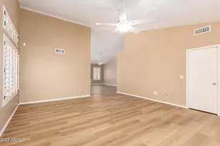 11221 N 77th Ave, Peoria, AZ 85345 - Photo 8