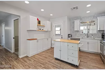 4536 N 18th Drive, Phoenix, AZ 85015 - Photo 2