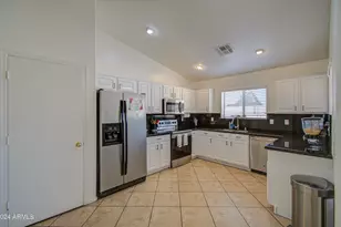 8146 W Hilton Ave, Phoenix, AZ 85043 - Photo 12