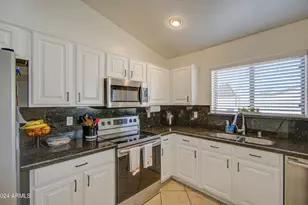 8146 W Hilton Ave, Phoenix, AZ 85043 - Photo 10