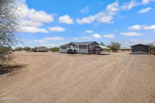 10438 E Bella Ln, San Tan Valley, AZ 85143 - Photo 6