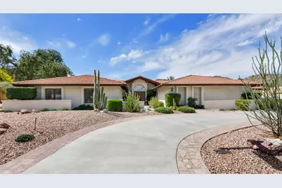 8818 N 47th Place, Phoenix, AZ 85028 - Photo 2