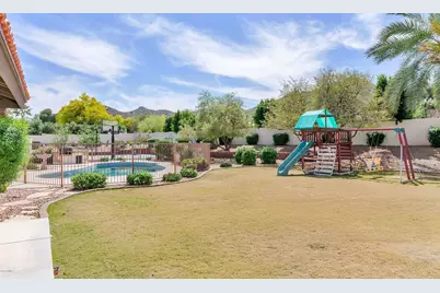8818 N 47th Place, Phoenix, AZ 85028 - Photo 30