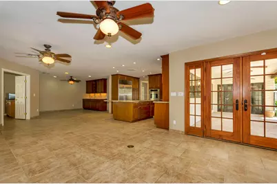 8818 N 47th Place, Phoenix, AZ 85028 - Photo 10