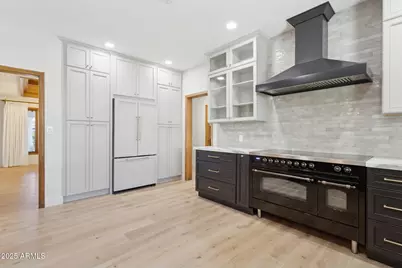 230 W Morten Avenue, Phoenix, AZ 85021 - Photo 32