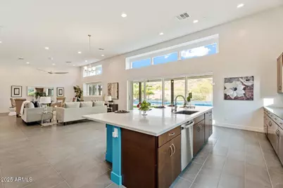 9527 S 13th Way, Phoenix, AZ 85042 - Photo 10