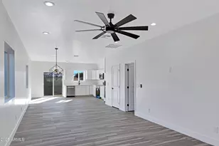 1523 W Hadley St, Phoenix, AZ 85007 - Photo 8