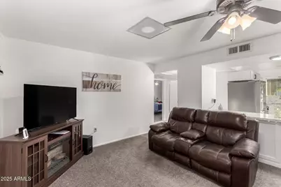 11024 W Peoria Avenue, Sun City, AZ 85351 - Photo 10