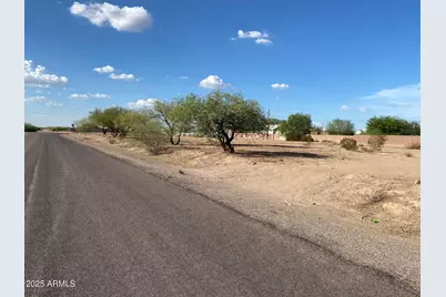 4125 N Valley Drive #3, Eloy, AZ 85131 - Photo 2