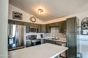 4021 E Amberwood Dr, Phoenix, AZ 85048 - Photo 10