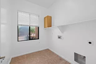 1324 W Lavitt Ln, Phoenix, AZ 85086 - Photo 32