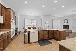 1324 W Lavitt Ln, Phoenix, AZ 85086 - Photo 14