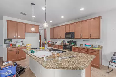 18328 W Saguaro Lane, Surprise, AZ 85388 - Photo 12