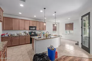 18328 W Saguaro Ln, Surprise, AZ 85388 - Photo 10