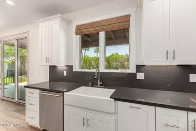 4306 E Flower Street, Phoenix, AZ 85018 - Photo 14