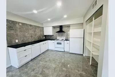 2675 E Silk Oak Drive, Tempe, AZ 85288 - Photo 4