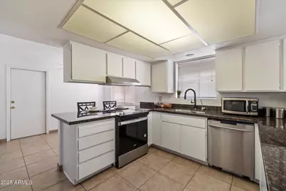 10421 E Silvertree Drive, Sun Lakes, AZ 85248 - Photo 8