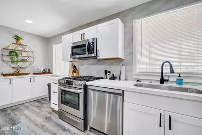 1214 W Highland Avenue, Phoenix, AZ 85013 - Photo 12