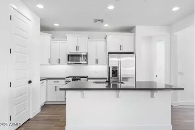 18147 W Hiddenview Drive, Goodyear, AZ 85338 - Photo 6