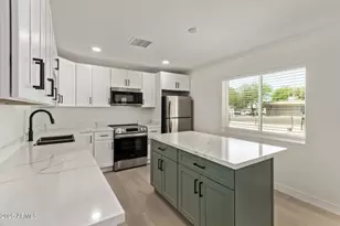 9845 N 15th Ave, Phoenix, AZ 85021 - Photo 14