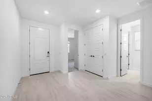 2323 W Pearce Rd, Phoenix, AZ 85041 - Photo 24