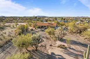 860 Falcon Dr, Wickenburg, AZ 85390 - Photo 30