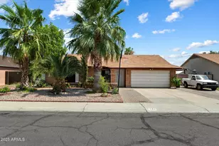 143 W Michelle Dr, Phoenix, AZ 85023 - Photo 2