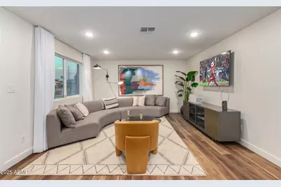 8537 E Clarendon Avenue, Scottsdale, AZ 85251 - Photo 6