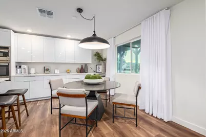 8537 E Clarendon Avenue, Scottsdale, AZ 85251 - Photo 12