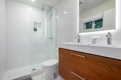 8537 E Clarendon Avenue, Scottsdale, AZ 85251 - Photo 16