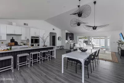 8702 E Clarendon Avenue, Scottsdale, AZ 85251 - Photo 4