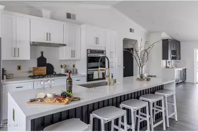 8702 E Clarendon Avenue, Scottsdale, AZ 85251 - Photo 14