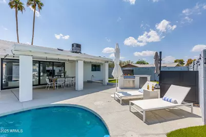 8702 E Clarendon Avenue, Scottsdale, AZ 85251 - Photo 2